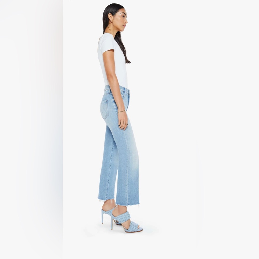 MOTHER “KICK IT ANKLE FRAY”
WASH: CAN YOU DIG IT
*SIZE 28 *NEW $248.00